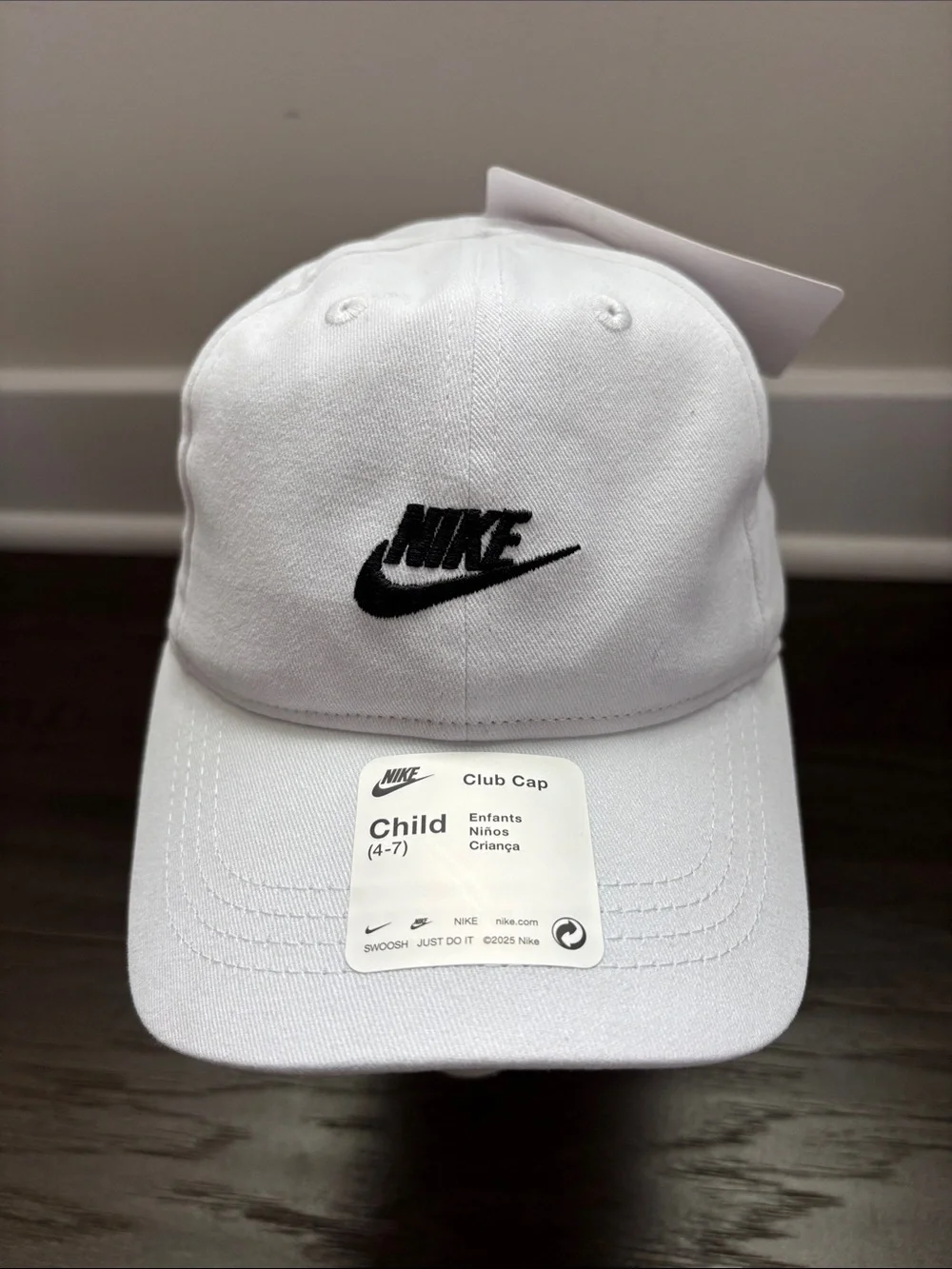 Nike Club Cap Nike/Swoosh embroidered logo,velcro back,6 vent panel, summer sun